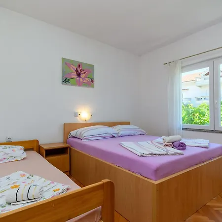Ian Apartment Lopar