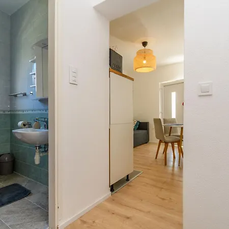 Apartment Ian Lopar